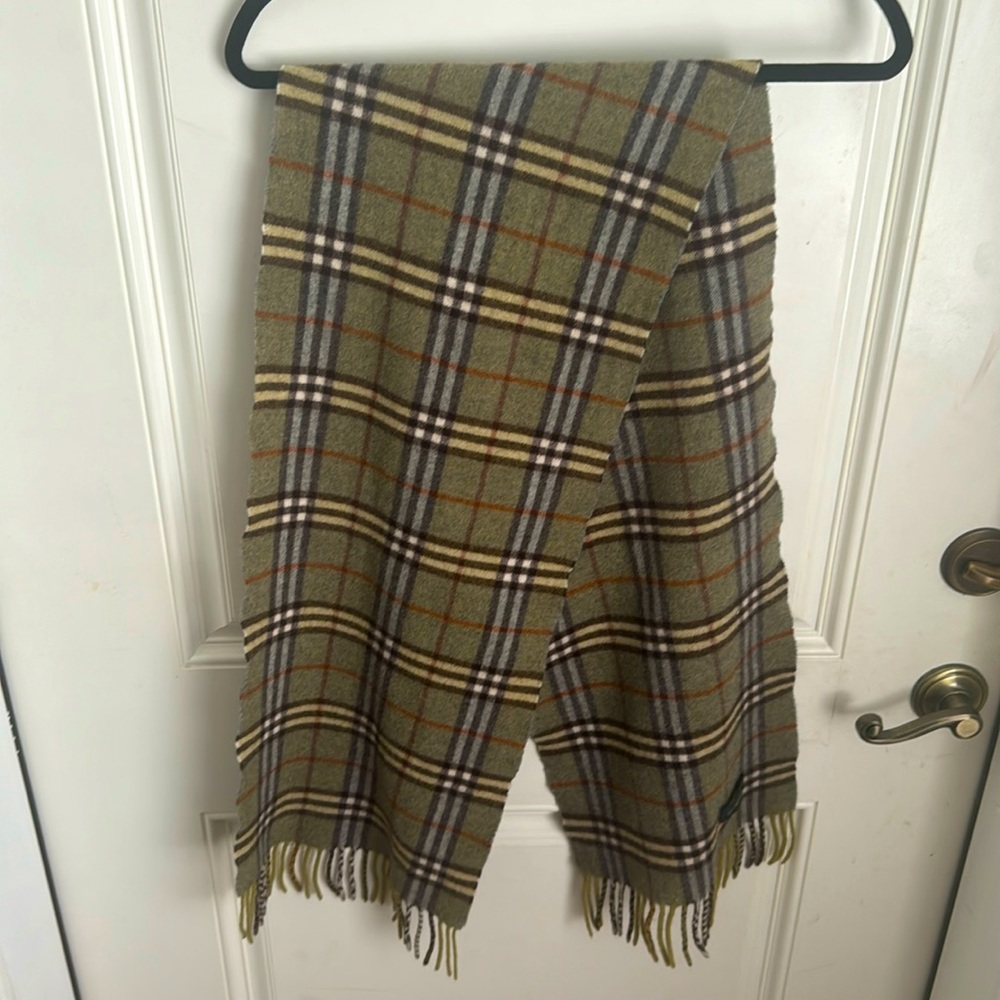 Burberry 100% Lambswool Fringed Scarf 11” x 64”